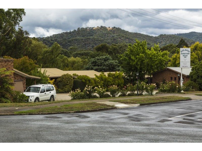 6 Hillside Avenue South, Eildon VIC 3713