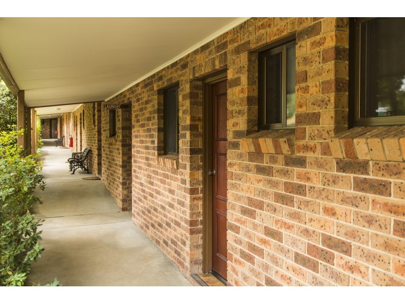 6 Hillside Avenue South, Eildon VIC 3713