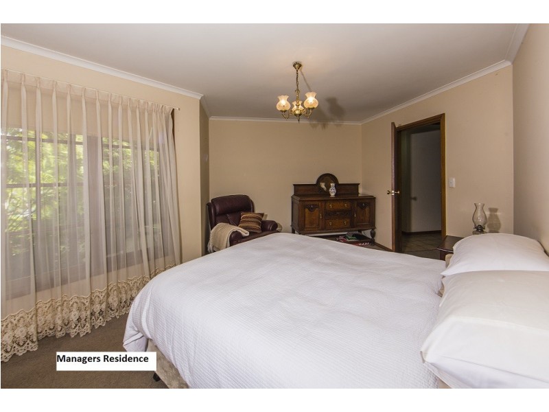 6 Hillside Avenue South, Eildon VIC 3713