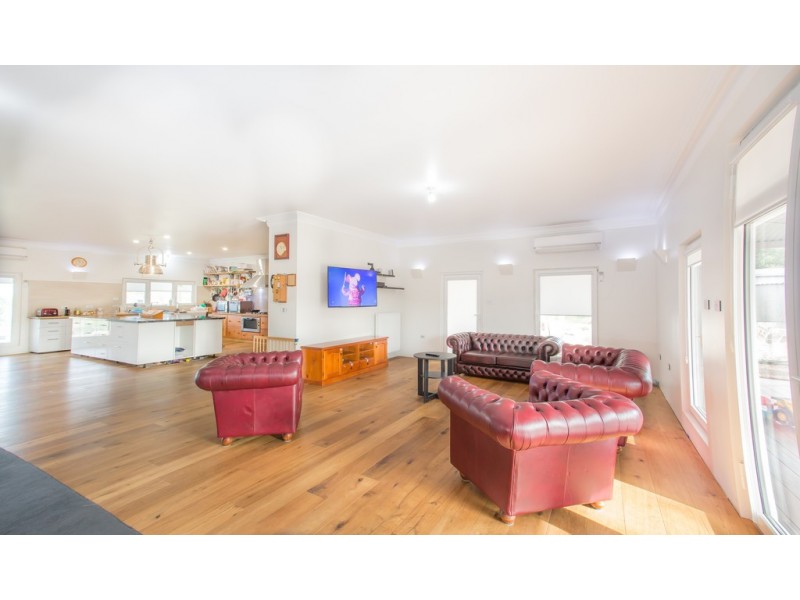 1760 Dohertys Road, Mount Cottrell VIC 3024