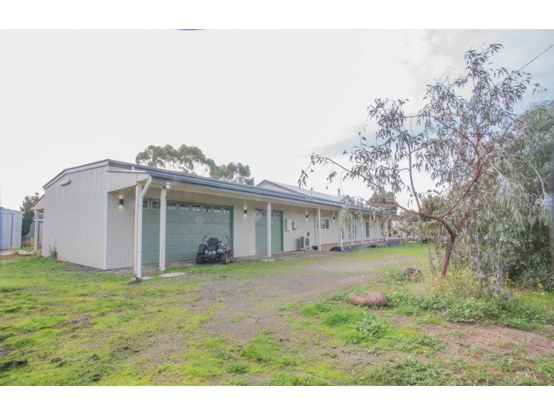 1760 Dohertys Road, Mount Cottrell VIC 3024