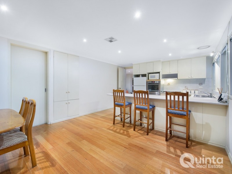16 Hughes Close, Endeavour Hills VIC 3802