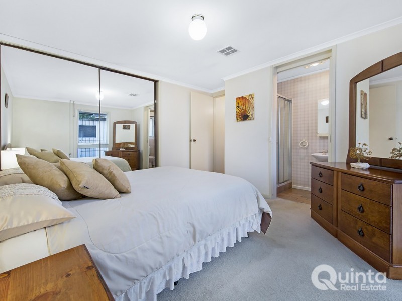 16 Hughes Close, Endeavour Hills VIC 3802