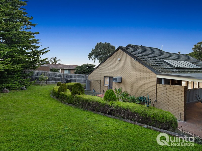 16 Hughes Close, Endeavour Hills VIC 3802
