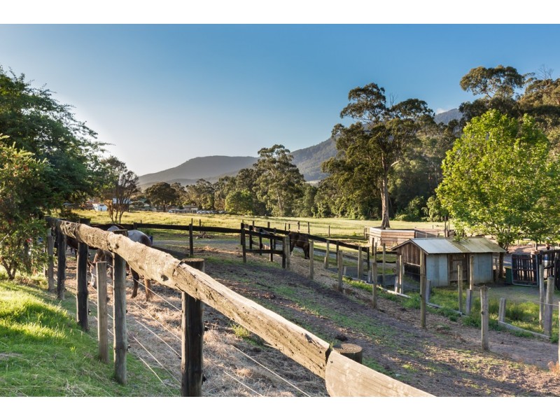 9 Edward St, Wesburn VIC 3799