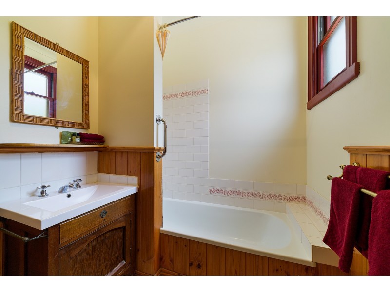 35 Reef Street, Maldon VIC 3463