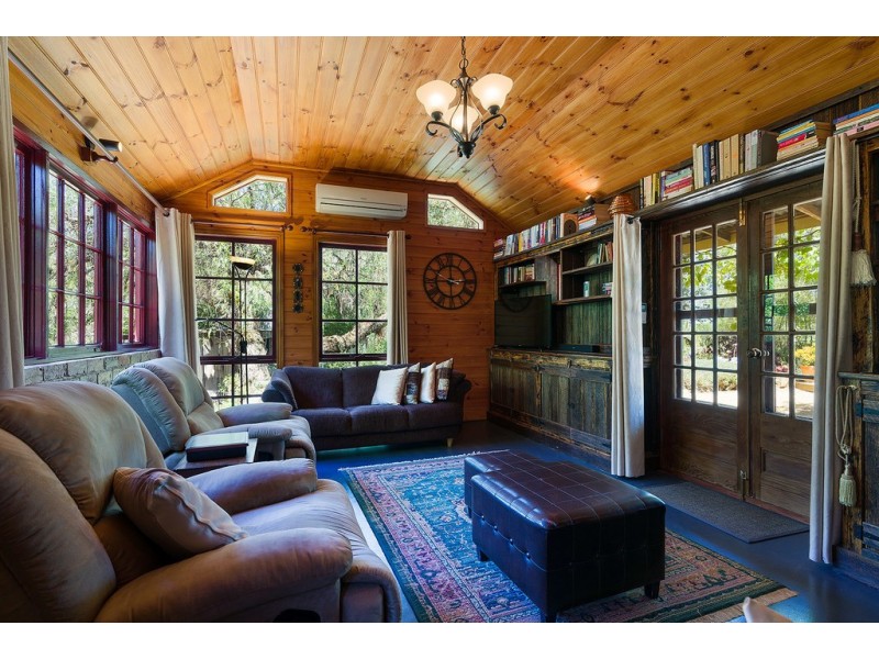 86 South German Road, Maldon VIC 3463