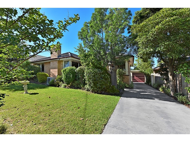 55 Hilltop Crescent, Burwood East VIC 3151