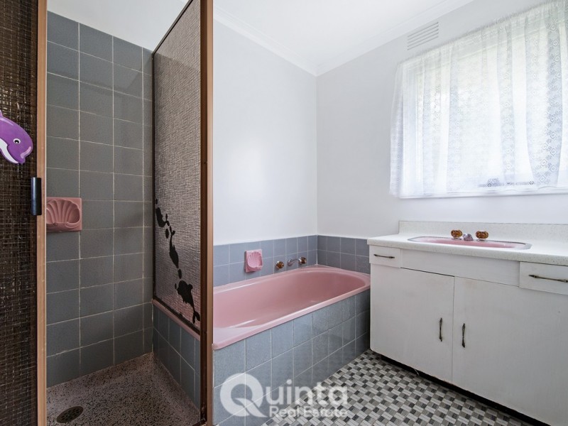 55 Hilltop Crescent, Burwood East VIC 3151