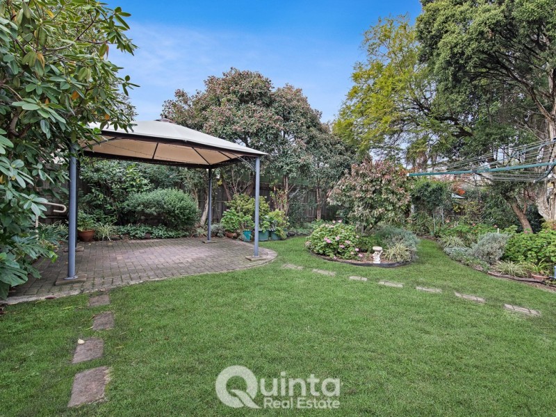 55 Hilltop Crescent, Burwood East VIC 3151