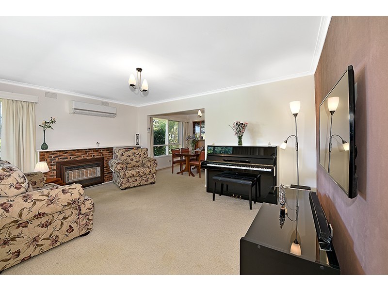 55 Hilltop Crescent, Burwood East VIC 3151