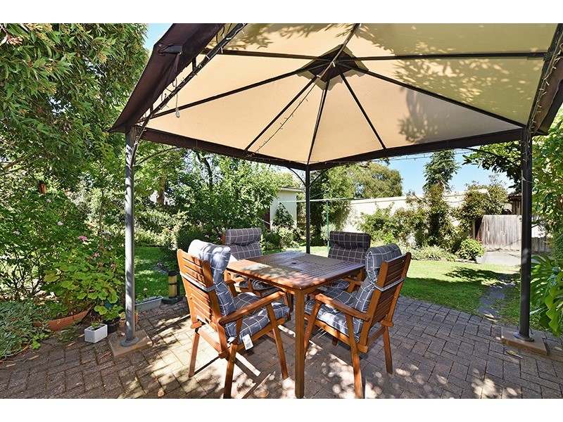 55 Hilltop Crescent, Burwood East VIC 3151