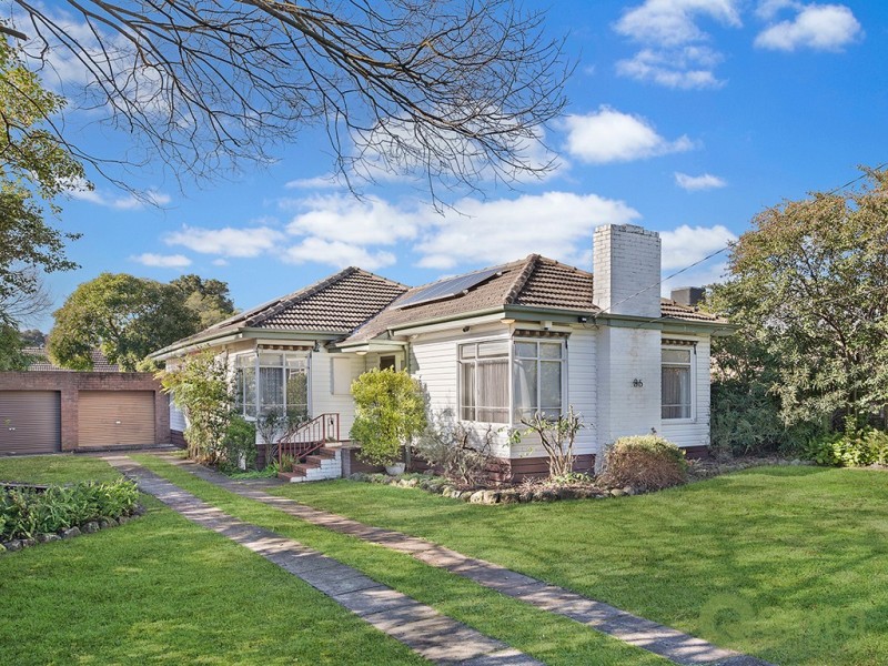 35 Lawrence Street, Blackburn South VIC 3130