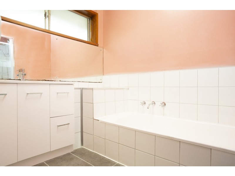 898 Ballarat Road, Deer Park VIC 3023