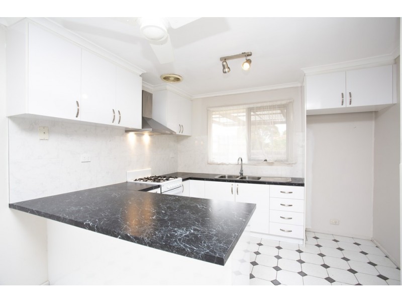 13 Meadowbank Court, Kings Park VIC 3021