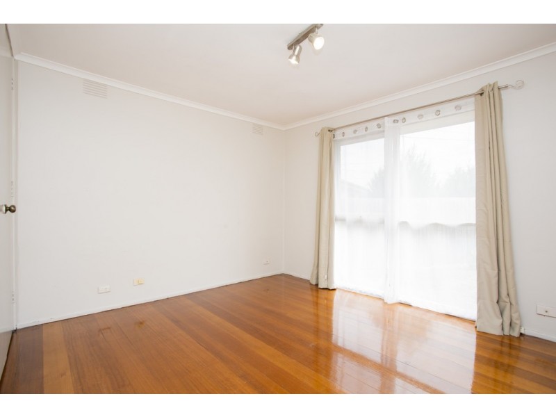 13 Meadowbank Court, Kings Park VIC 3021