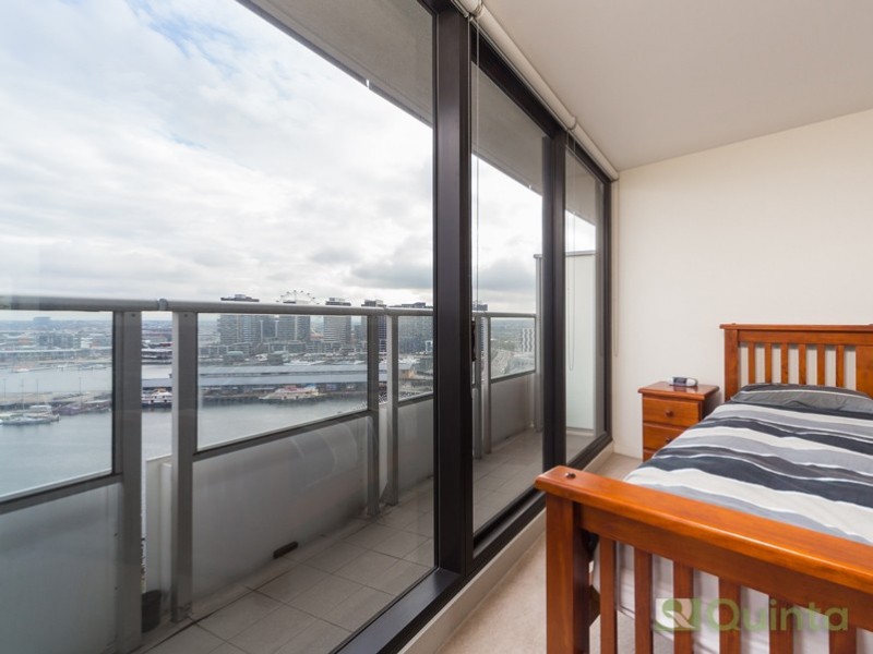 1703/100 Harbour Esplanade, Docklands VIC 3008