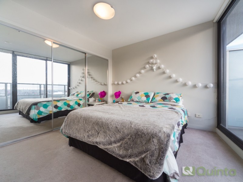 1704/100 Harbour Esplanade, Docklands VIC 3008