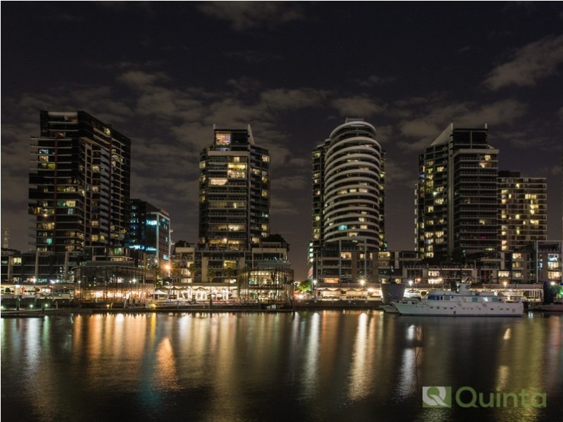 1704/100 Harbour Esplanade, Docklands VIC 3008