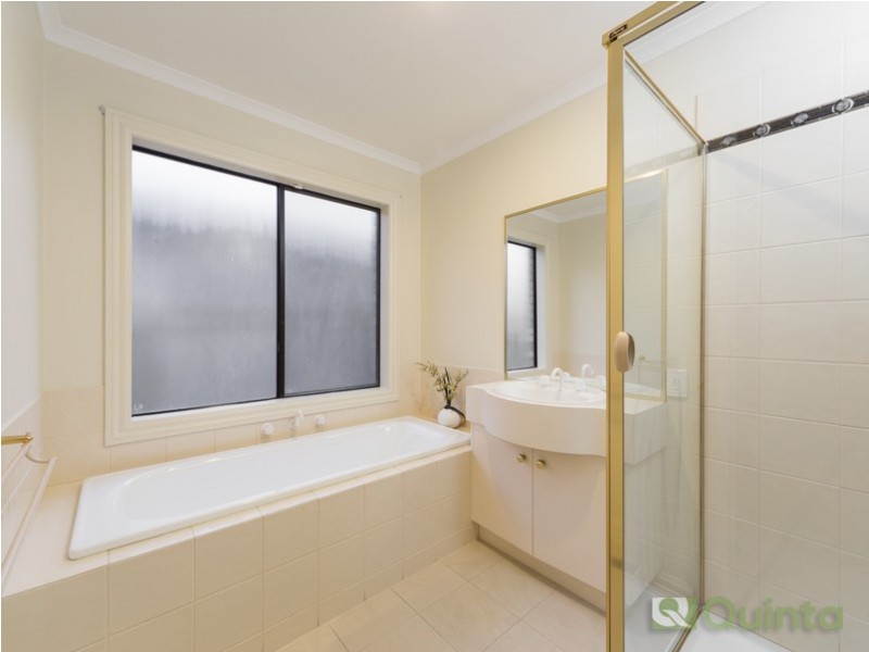 90 Justin Circuit, Hampton Park VIC 3976