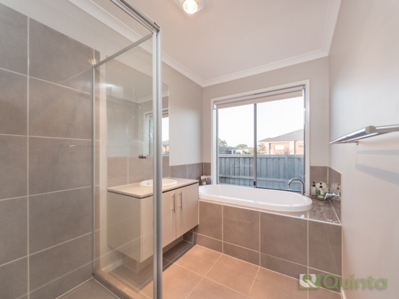 7 Noremac Grove, Lyndhurst VIC 3975