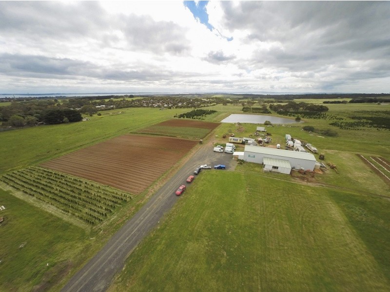 2102 Phillip Island Road, Cowes VIC 3922