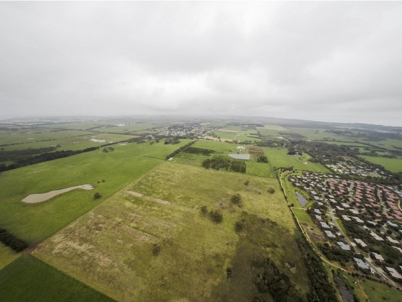 2102 Phillip Island Road, Cowes VIC 3922