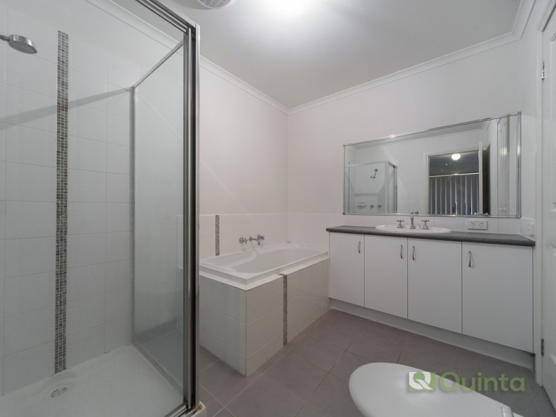 10/21-31 Parman Avenue, Pakenham VIC 3810