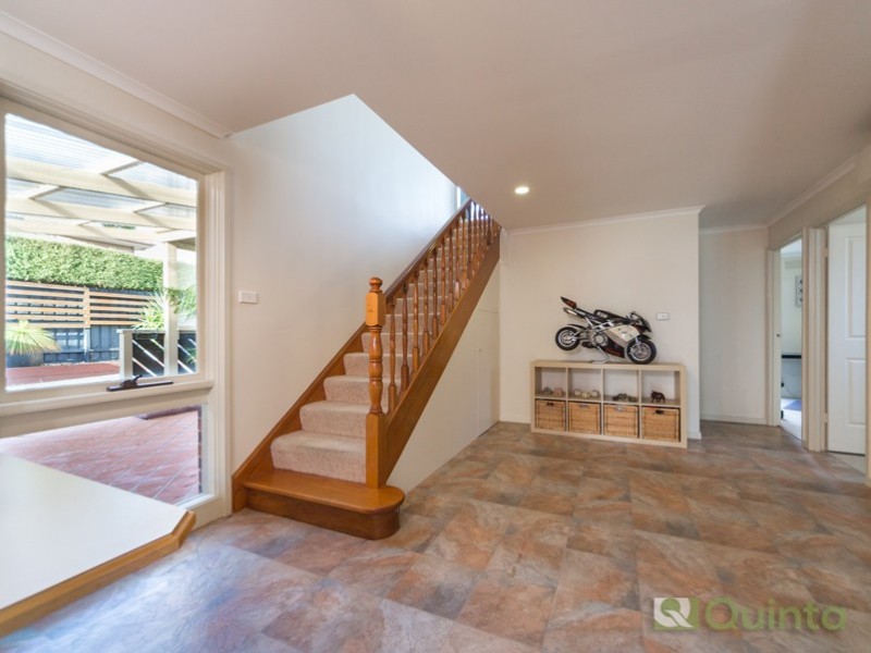 31 Collendina Cres, Scoresby VIC 3179