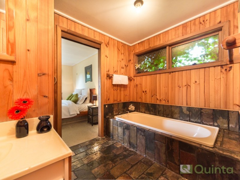 73 David Street North, Knoxfield VIC 3180