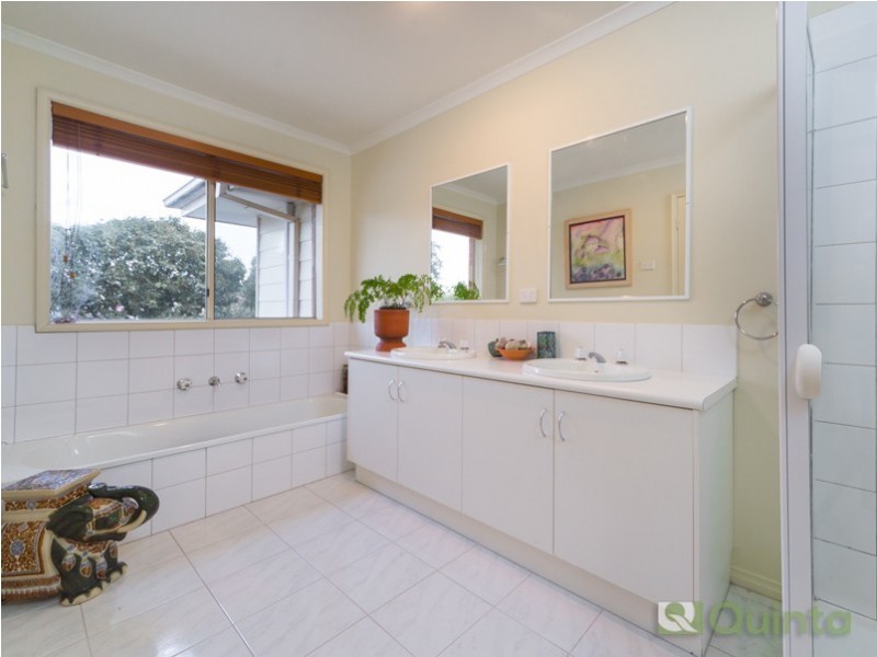 13/114 Warren Road, Mordialloc VIC 3195