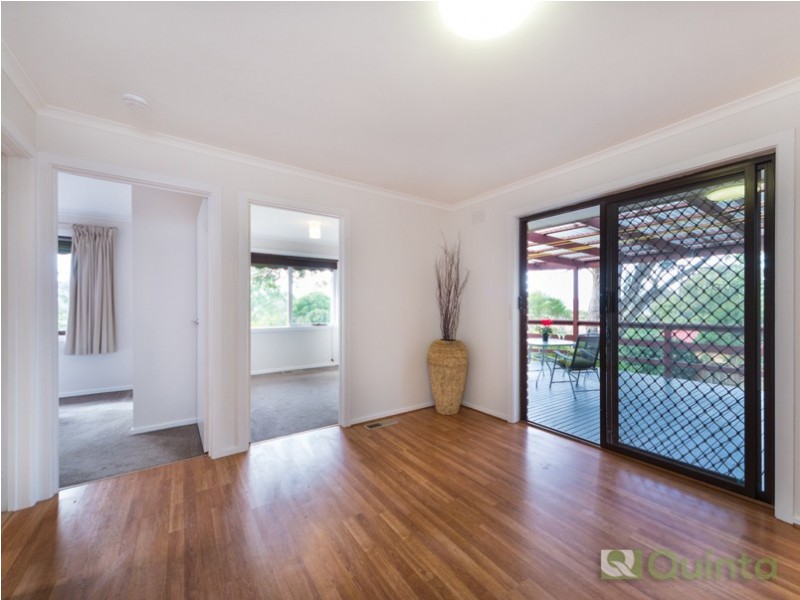 19 Trenton Place, Mooroolbark VIC 3138