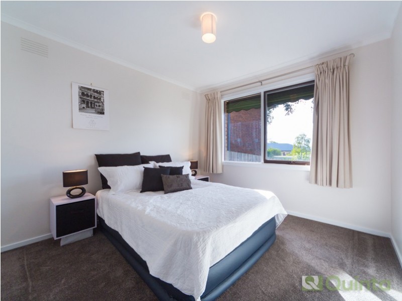 19 Trenton Place, Mooroolbark VIC 3138