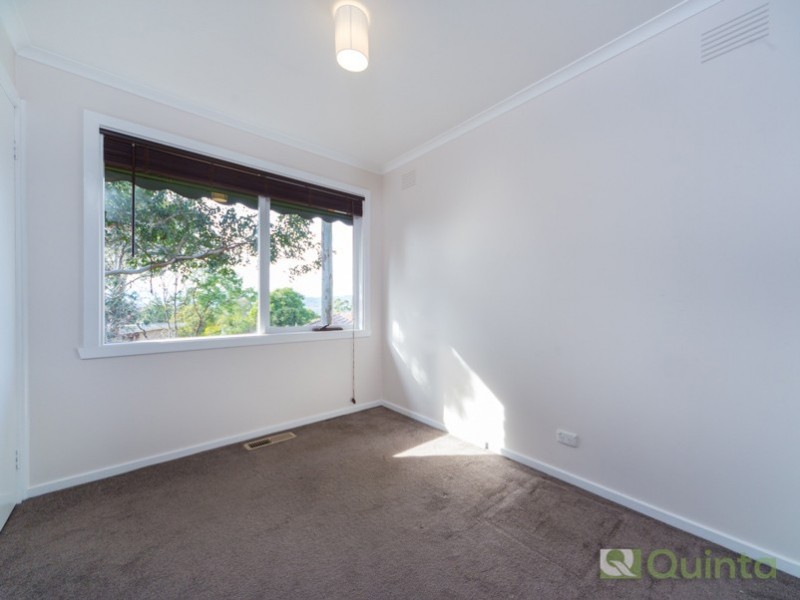 19 Trenton Place, Mooroolbark VIC 3138