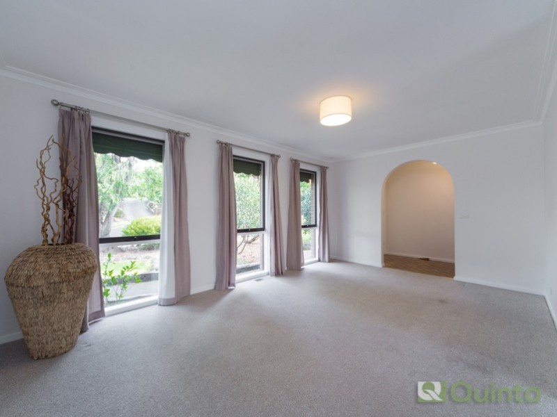 19 Trenton Place, Mooroolbark VIC 3138