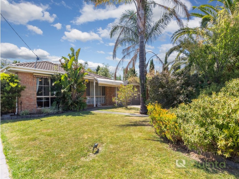 8 Kendari Court, Hampton Park VIC 3976