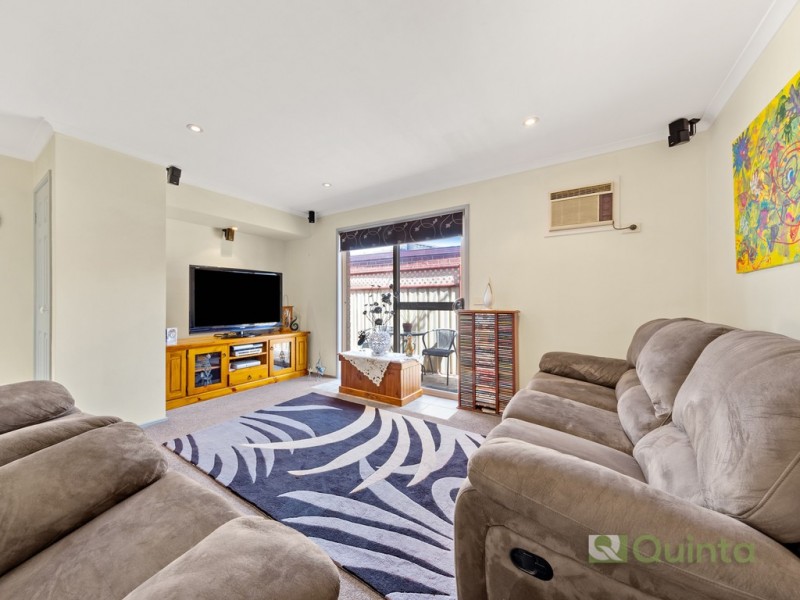 8 Kendari Court, Hampton Park VIC 3976