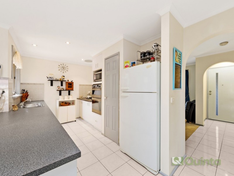 8 Kendari Court, Hampton Park VIC 3976