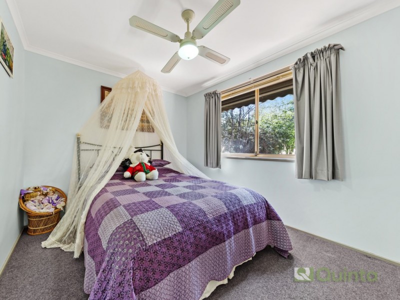 8 Kendari Court, Hampton Park VIC 3976