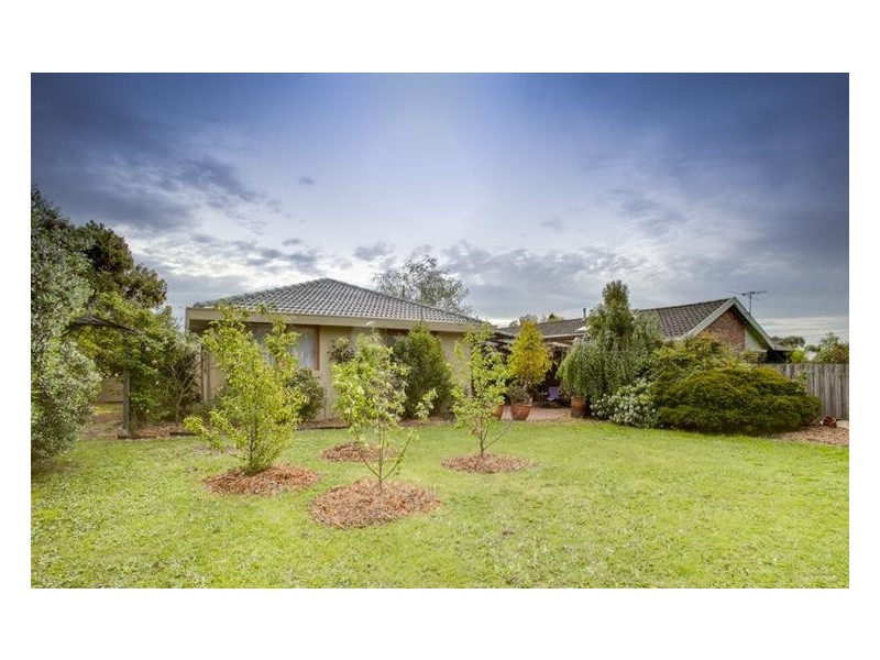 13 Dunbarton Drive, Wantirna VIC 3152