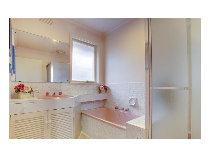 13 Dunbarton Drive, Wantirna VIC 3152