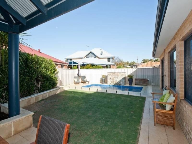 13 Mallee Way, Gwelup WA 6018