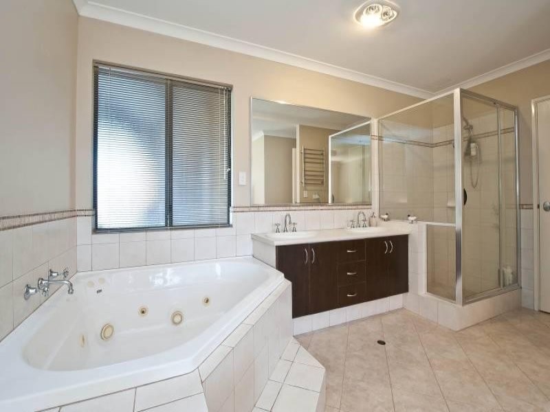 13 Mallee Way, Gwelup WA 6018