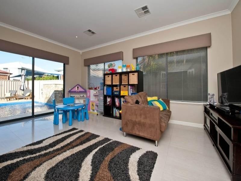 13 Mallee Way, Gwelup WA 6018