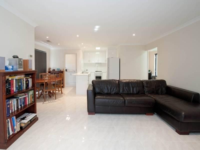 9A Woodchester Road, Nollamara WA 6061