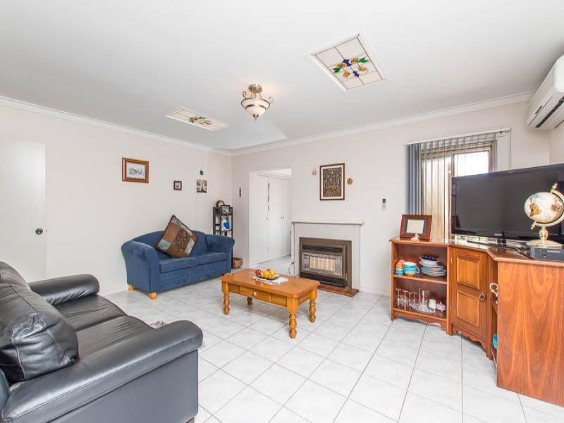 43 Flinders Avenue, Hillarys WA 6025