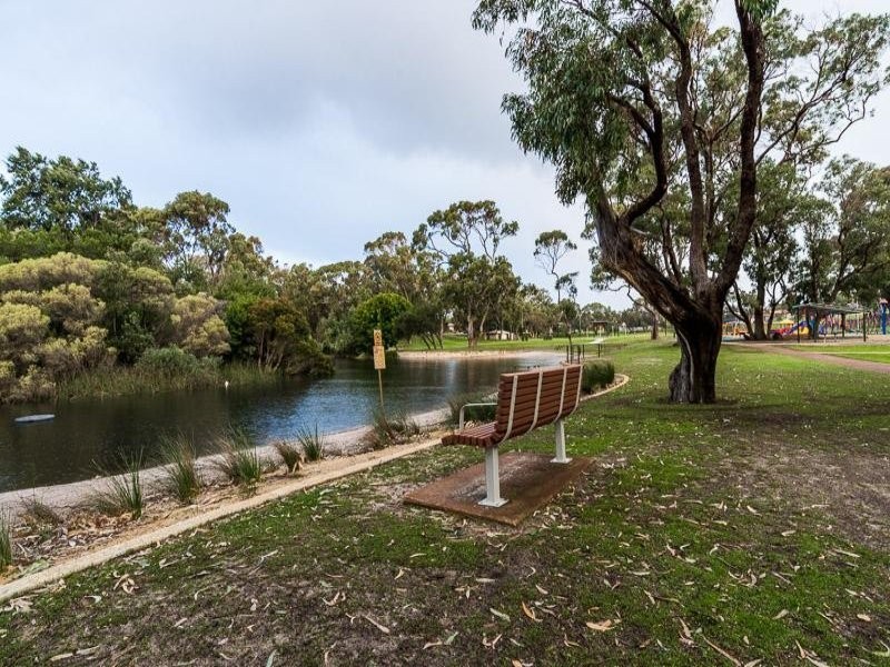 43 Flinders Avenue, Hillarys WA 6025