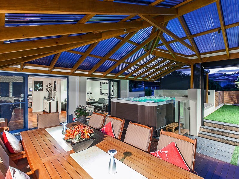 2 Debenham Way, Hillarys WA 6025