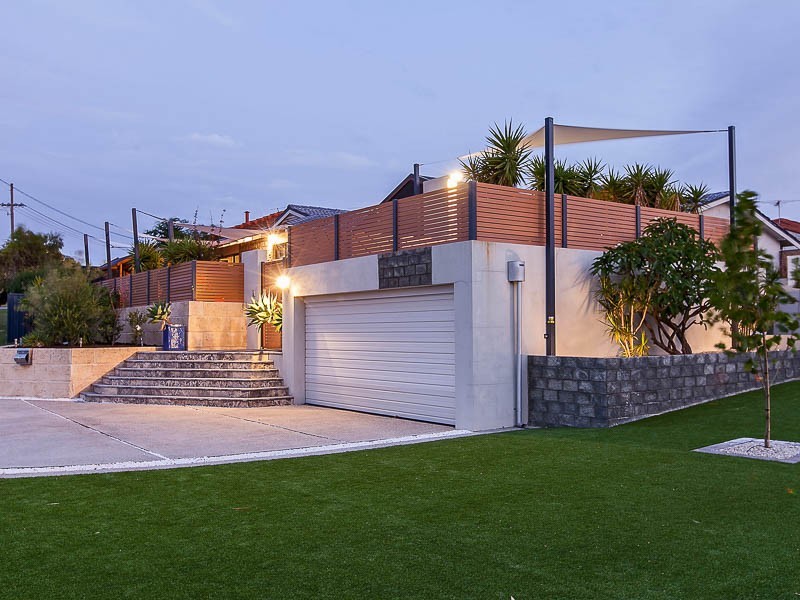 2 Debenham Way, Hillarys WA 6025