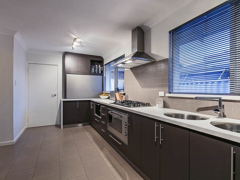 2 Debenham Way, Hillarys WA 6025